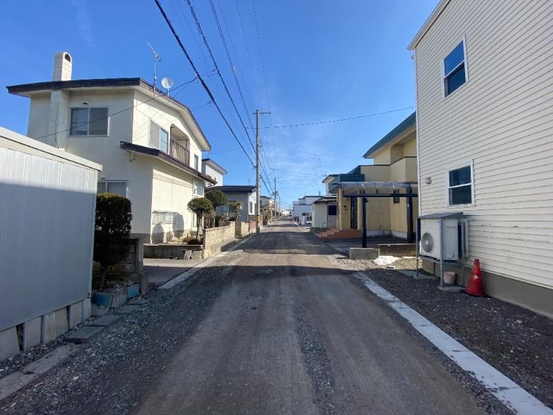 3LDK+S Detached House with Indoor Garage in Hakodate, Hokkaido - Thumbnail 2