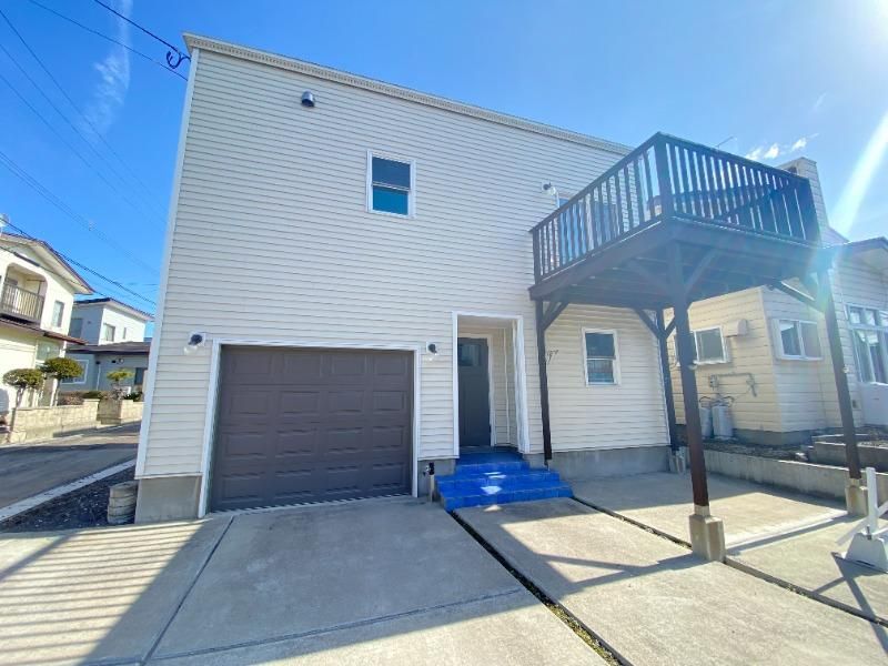 3LDK+S Detached House with Indoor Garage in Hakodate, Hokkaido - Image 1
