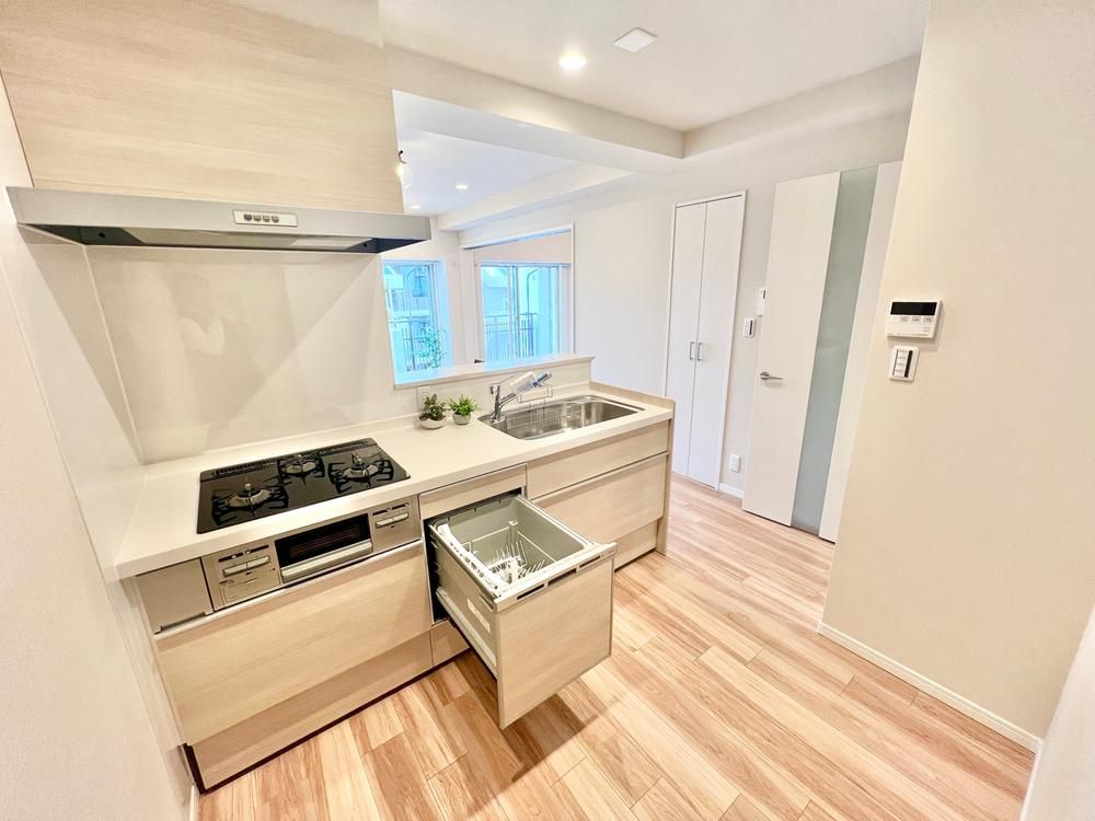 3LDK Renovated Apartment in Miyamae, Kawasaki - Thumbnail 4