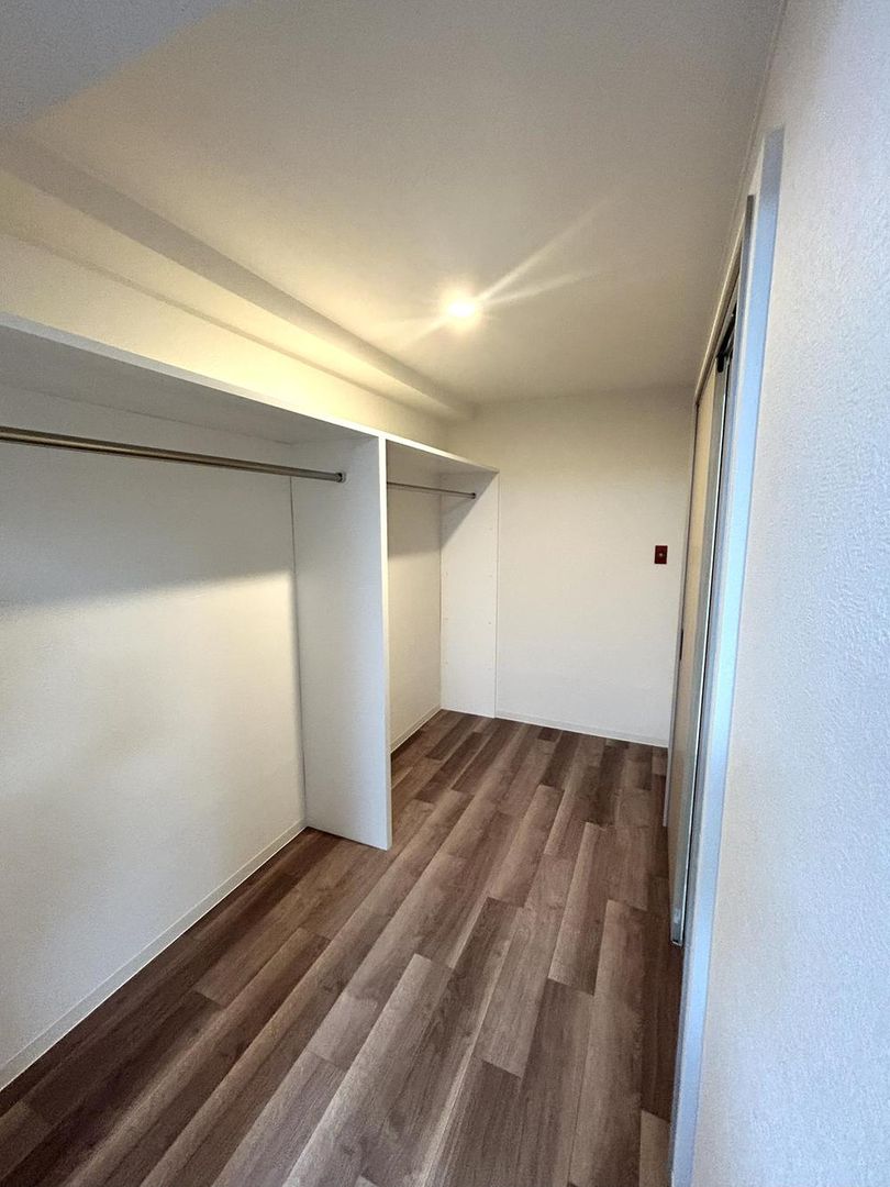 Renovated 2LDK Apartment in Chuo-ku, Sapporo, 63.8 sqm - Thumbnail 2