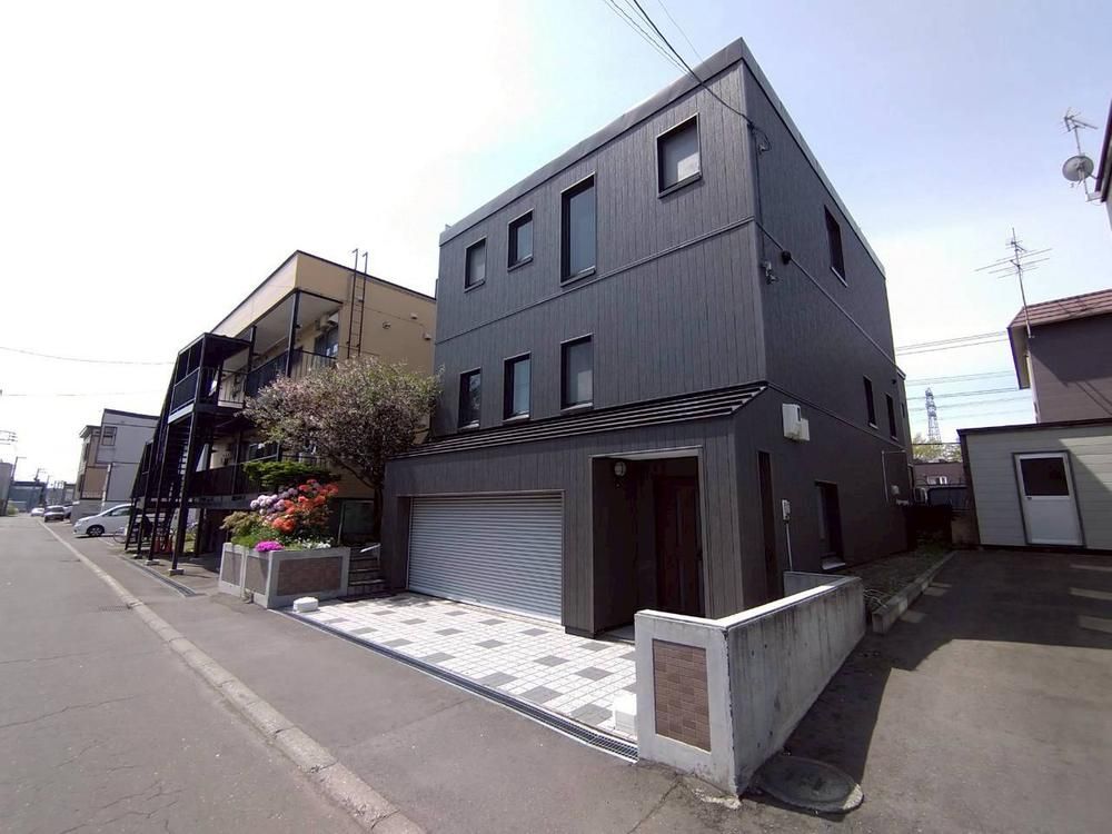 5LDK+2S RC House for Sale in Sapporo, Shiroishi-ku - Thumbnail 3