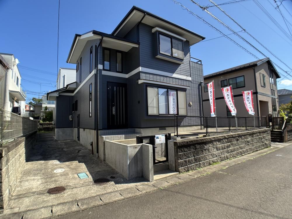 Fully Renovated 4LDK House in Minami-Yoshinari, Sendai - Thumbnail 2