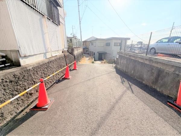 5LDK+S House for Sale in Tsurumi-ku, Yokohama - 198m2 Land - Thumbnail 3