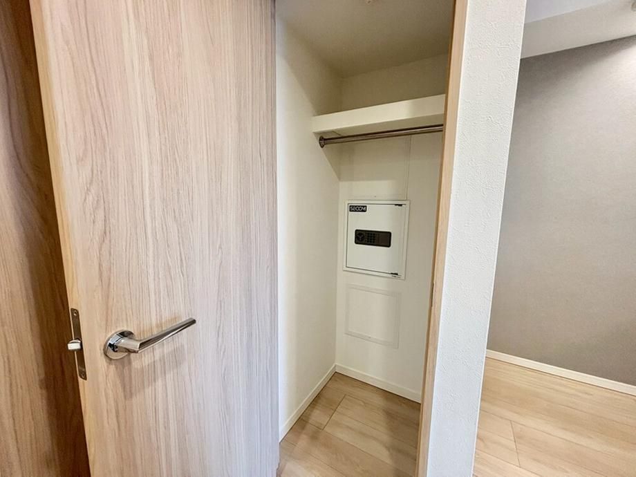 Glorio Shinjuku Natsumezaka 1R Apartment for Sale in Tokyo - Thumbnail 4