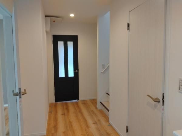 Renovated 3LDK House in Miyazaki City with Hilltop Views - Thumbnail 4