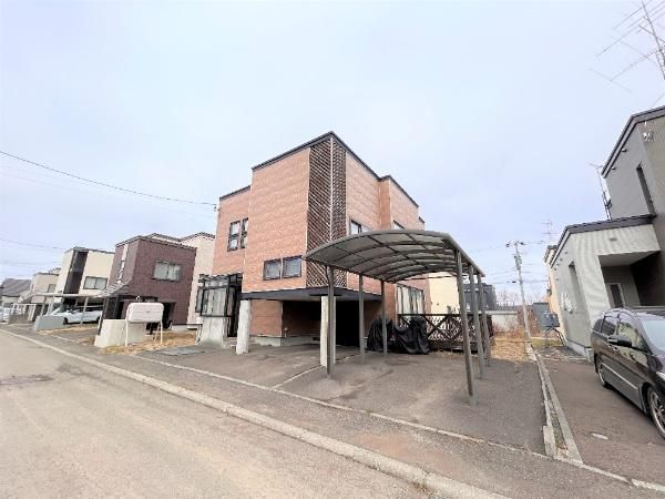 4LDK Detached House in Kitahiroshima, Hokkaido - 18.3 Million Yen - Thumbnail 2