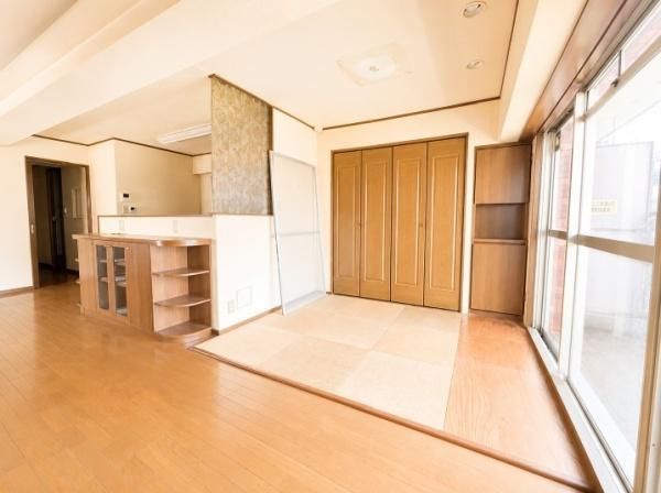 1LDK Apartment for Sale in Suita, Osaka Near Esaka Station - Thumbnail 3