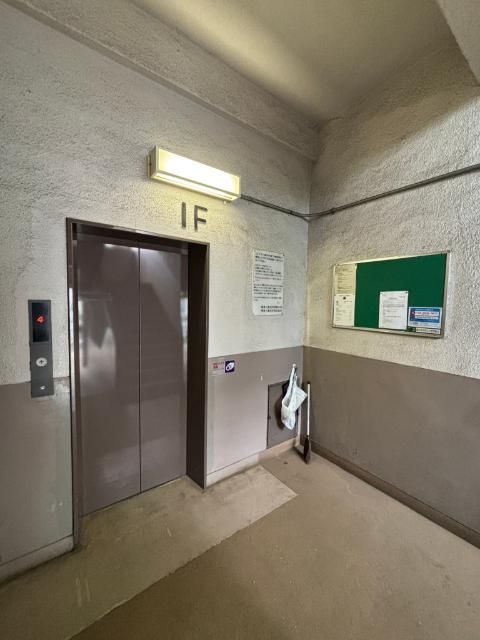 Renovated 1LDK Apartment Near Kamioooka Station, Yokohama - Thumbnail 4