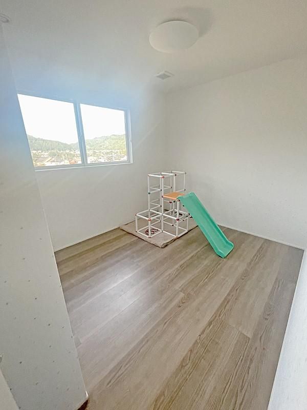 7LDK Modern House with Solar & Battery in Ome, Tokyo - Thumbnail 4