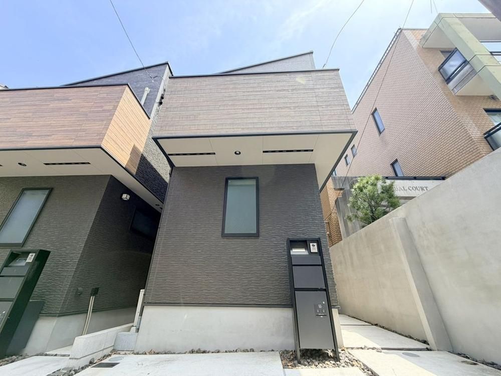 Newly Built 3LDK House Near Ochiai Station in Shinjuku - Thumbnail 2