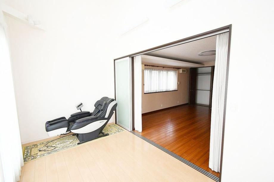 Large 5SLDK+ House with Home Elevator & Theater Room in Fujimino - Thumbnail 4