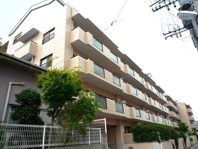 Life Plaza Shirahagi 3LDK Condo for Sale in Kitakyushu - Thumbnail 2