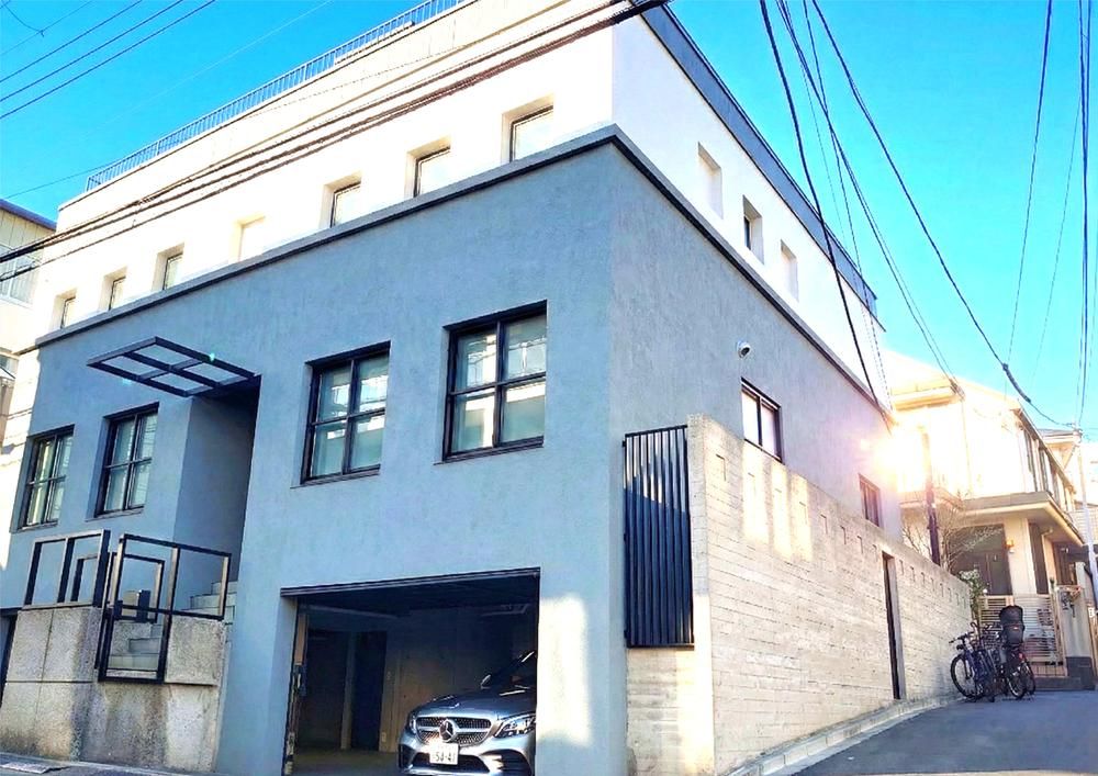 7LDK Reinforced Concrete House in Nakano, Tokyo for Sale - Thumbnail 2