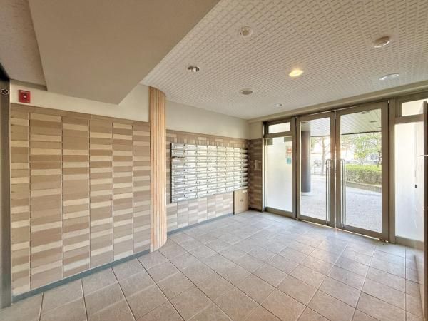 2LDK Renovated Apartment Near Atagobashi Station in Sendai - Thumbnail 4