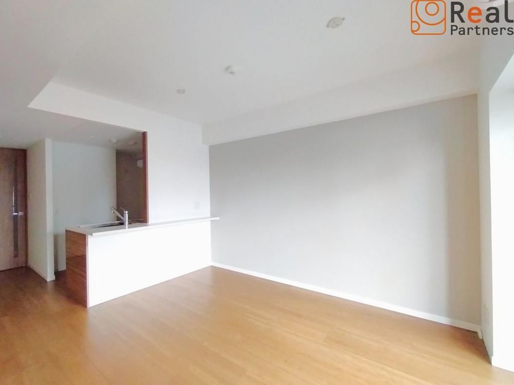 2LDK Apartment for Sale in Kawasaki-ku, Kanagawa - Thumbnail 4