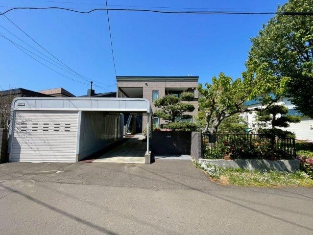 5LDK+S Detached House for Sale in Minami-ku, Sapporo, 179 sqm - Thumbnail 2