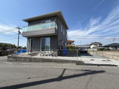 Modern 3LDK House in Matsuyama with Solar Power & Floor Heating — Exterior, Matsuyama, Ehime
