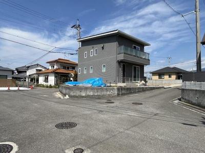 Modern 3LDK House in Matsuyama with Solar Power & Floor Heating — Exterior, Matsuyama, Ehime