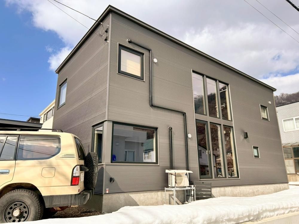 4LDK+S Custom Home in Sapporo Minami-ku for Sale - Thumbnail 2