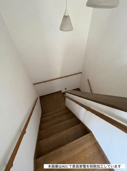 5LDK Resale House Near Minami-Heiwa Station in Sapporo - Thumbnail 2