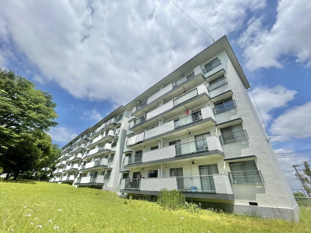 2LDK Apartment for Sale in Kanagawa-ku, Yokohama - Thumbnail 2