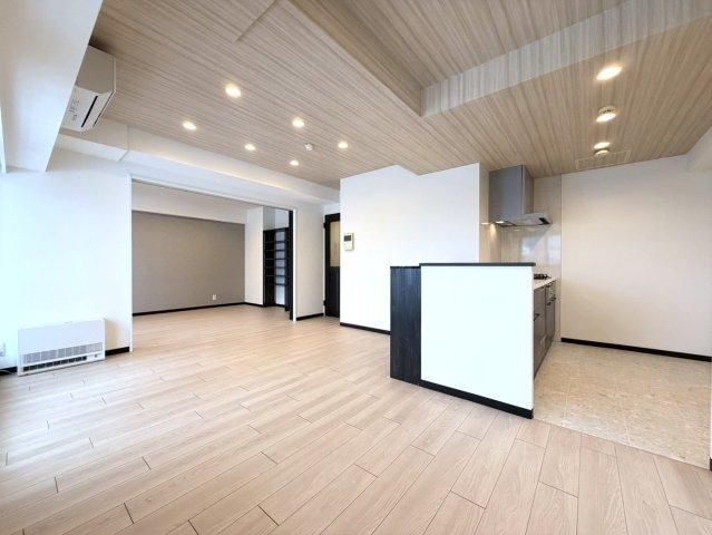 Renovated 3LDK Apartment Near Streetcar in Sapporo Chuo - Thumbnail 4