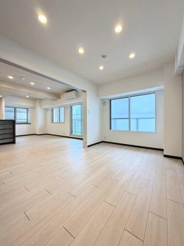 Renovated 3LDK Apartment Near Streetcar in Sapporo Chuo - Thumbnail 3
