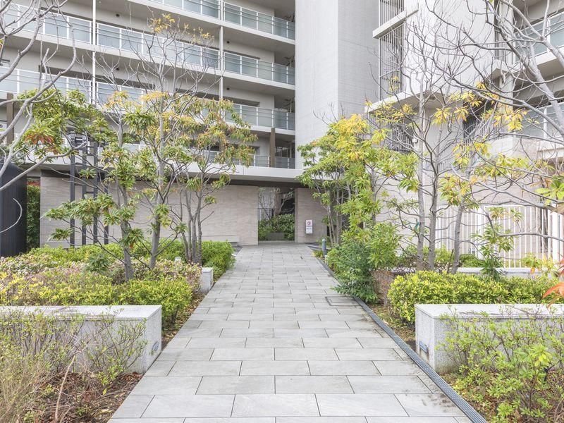 2LDK Apartment for Sale in Takatsuki, Osaka - 82.53m2 - Thumbnail 3