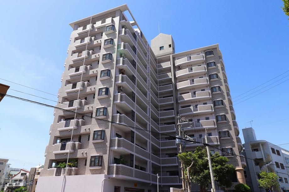 2LDK Apartment for Sale in Naha, Okinawa - Lions Mansion Matsukawa Dai 4 - Thumbnail 2