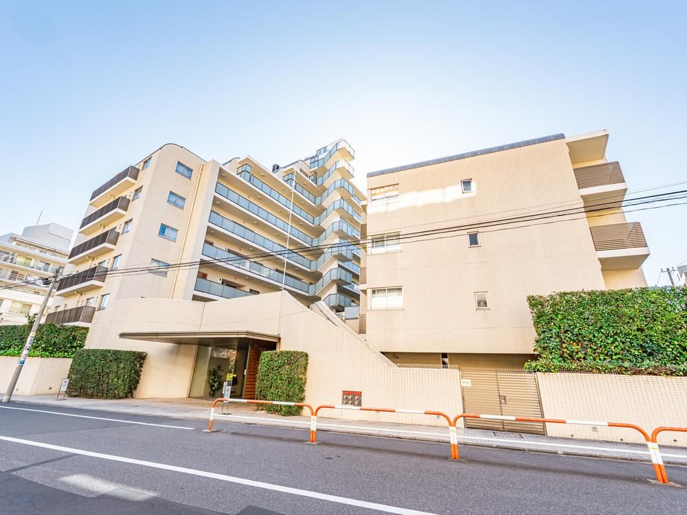 3LDK Apartment for Sale in Kagurazaka, Shinjuku, Tokyo 75.22m2 - Thumbnail 2