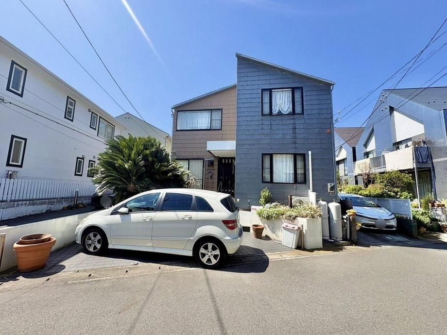 4LDK House for Sale in Hayama, Kanagawa - 138.24m2 - Thumbnail 2