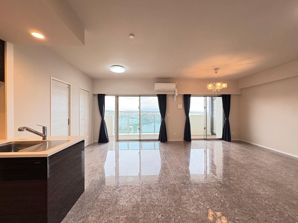 2LDK Apartment for Sale in Itoman, Okinawa with Ocean View - Thumbnail 4