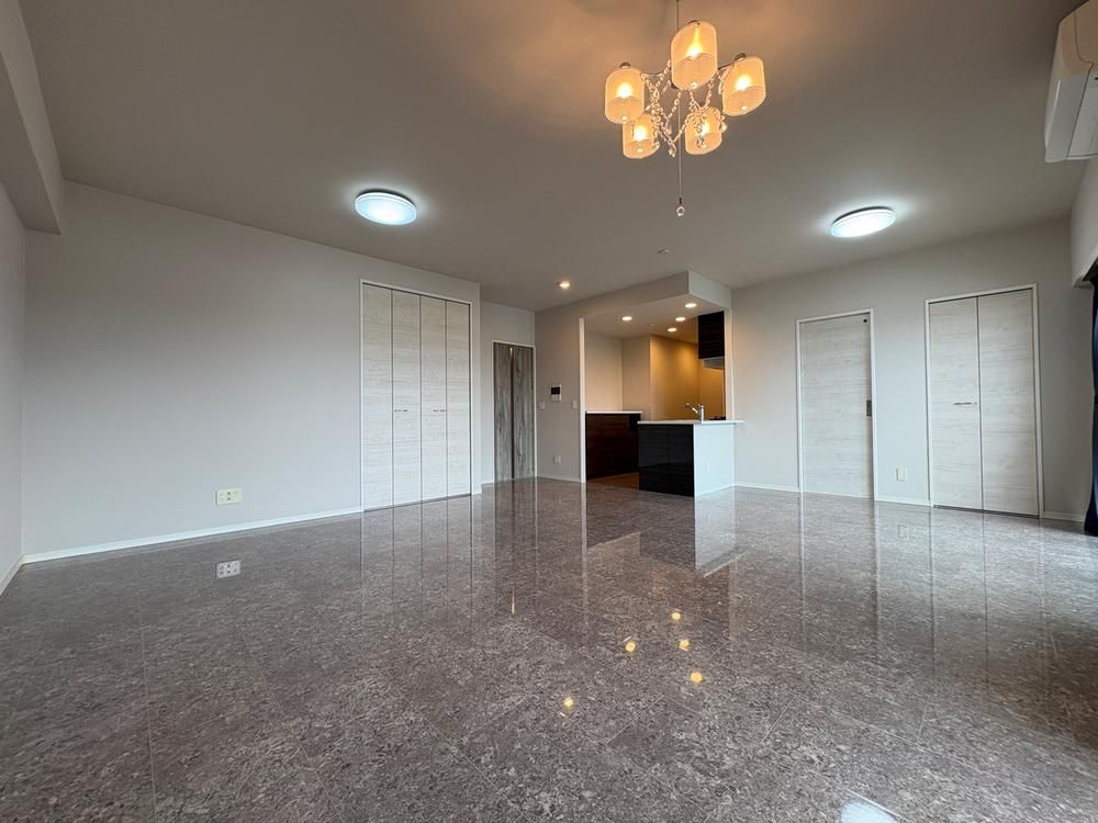 2LDK Apartment for Sale in Itoman, Okinawa with Ocean View - Thumbnail 3