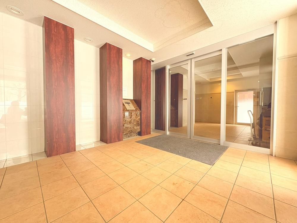 Renovated 3LDK Apartment Near JR Naebo Station, Sapporo - Thumbnail 3