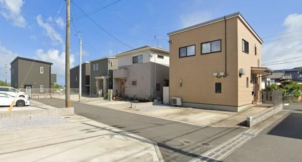 4LDK House for Sale in Miyazaki City, 130m2 Land - Thumbnail 2
