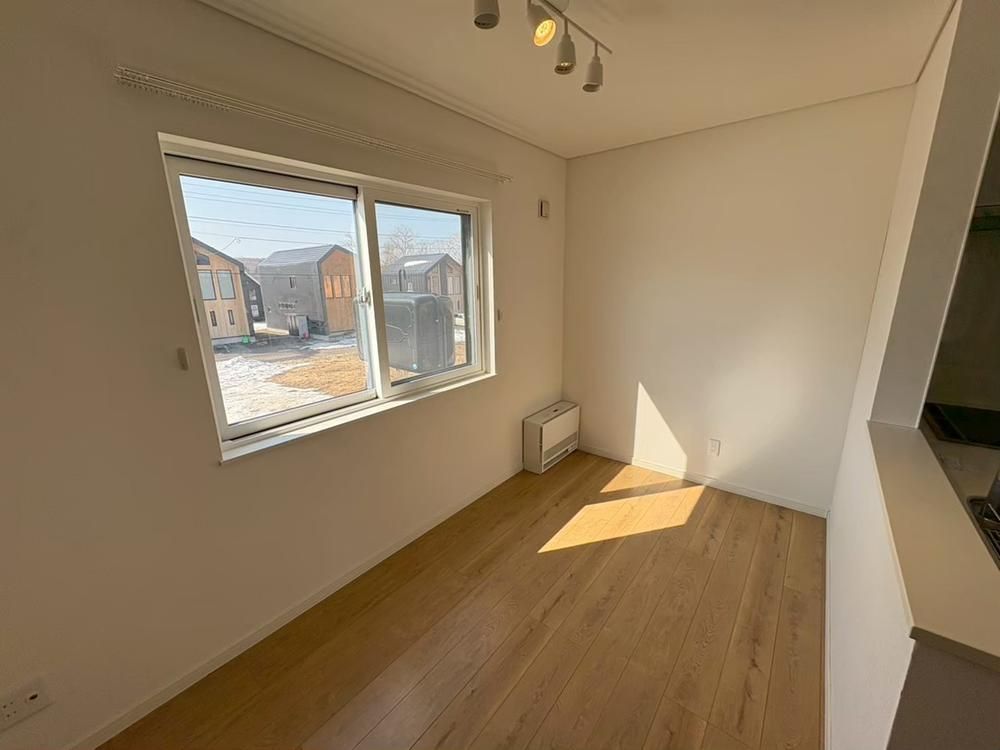Modern 5LDK House for Sale in Niseko, Hokkaido - Thumbnail 4