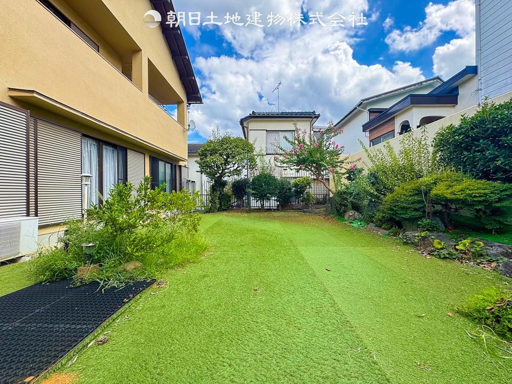 3LDK+2S House for Sale in Machida, Tokyo with Large Garden - Thumbnail 2