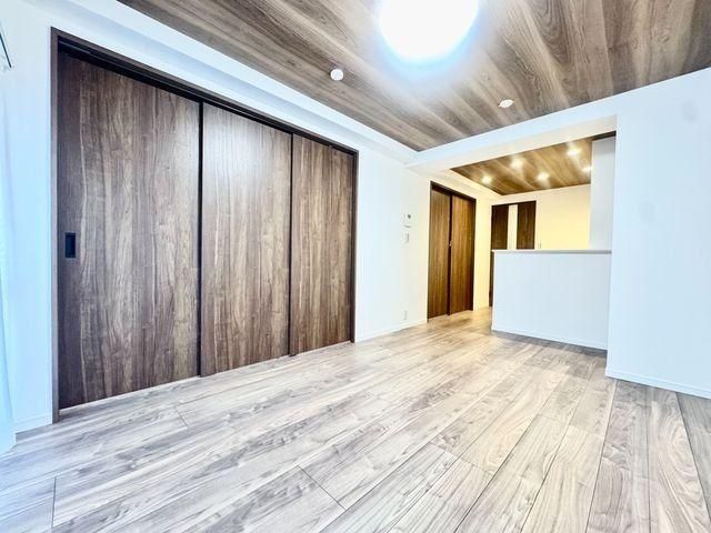 Renovated 3LDK Apartment Near Kawasaki Station, 54.81m2 - Thumbnail 3