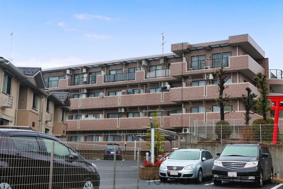 2LDK Apartment for Sale in Yamato, Kanagawa - 60.03 sqm - Thumbnail 3