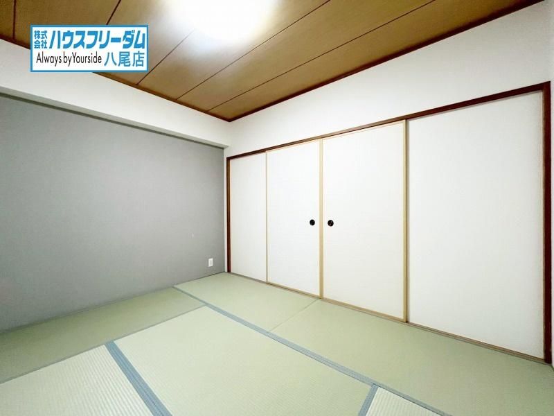 Renovated 3LDK Apartment near Wakae Iwata Station in Higashiosaka - Thumbnail 3