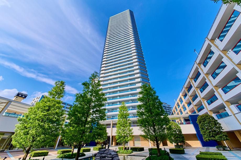2LDK Apartment for Sale in Kanagawa Ward, Yokohama with Views - Thumbnail 2