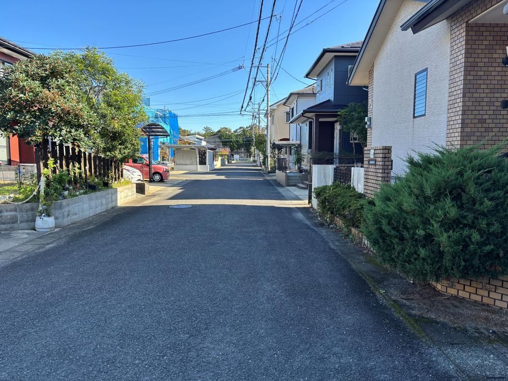 3LDK House in Miyazaki City with Large Lot and Parking - Thumbnail 3