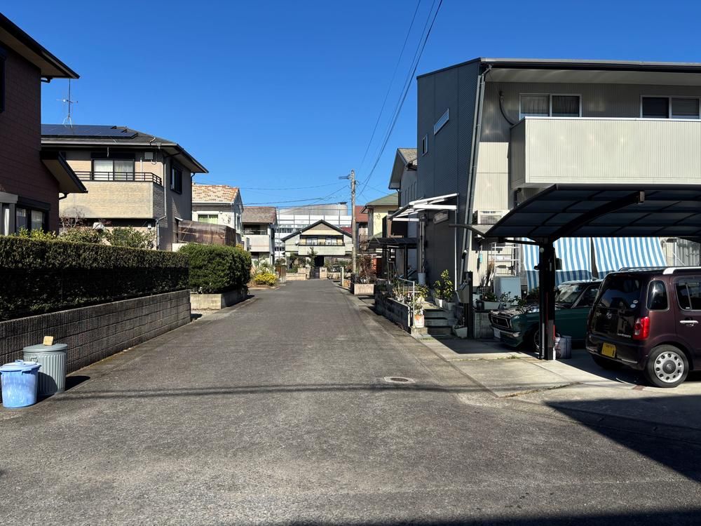 3LDK House in Miyazaki City with Large Lot and Parking - Thumbnail 2