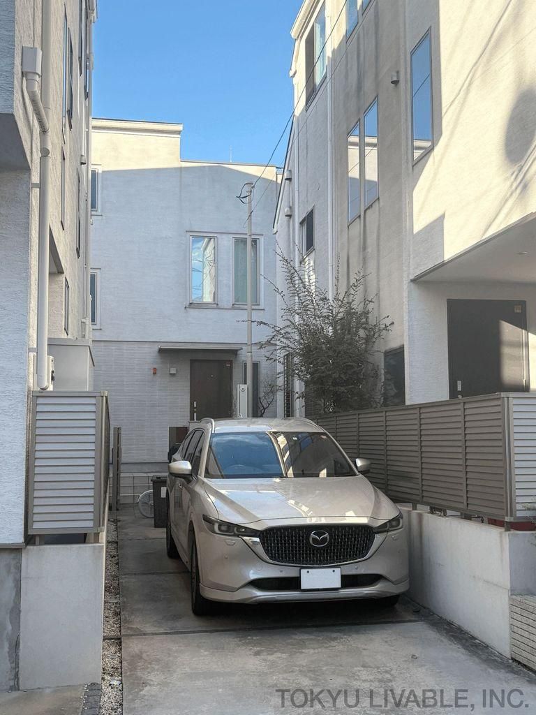 Modern 1LDK+S House with Rooftop Terrace in Setagaya, Tokyo - Thumbnail 4