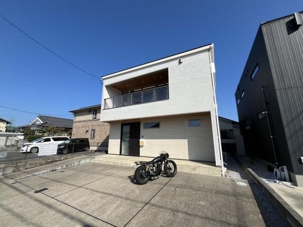 3LDK+S Detached House in Miyazaki City with Solar Power - Thumbnail 2
