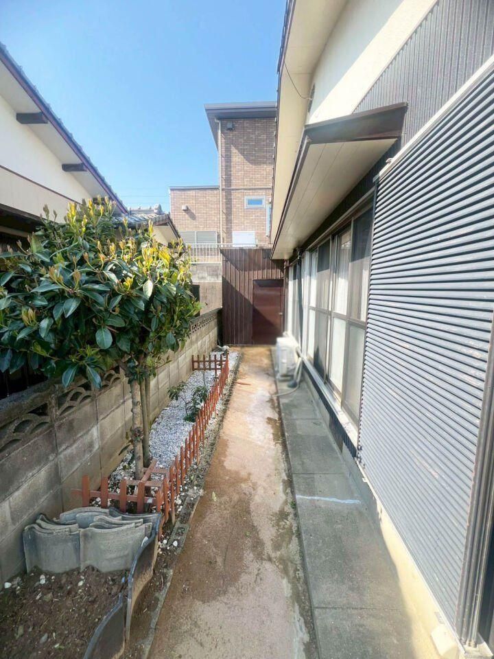 Renovated 4DK House for Sale in Nakama City, Fukuoka - Thumbnail 2