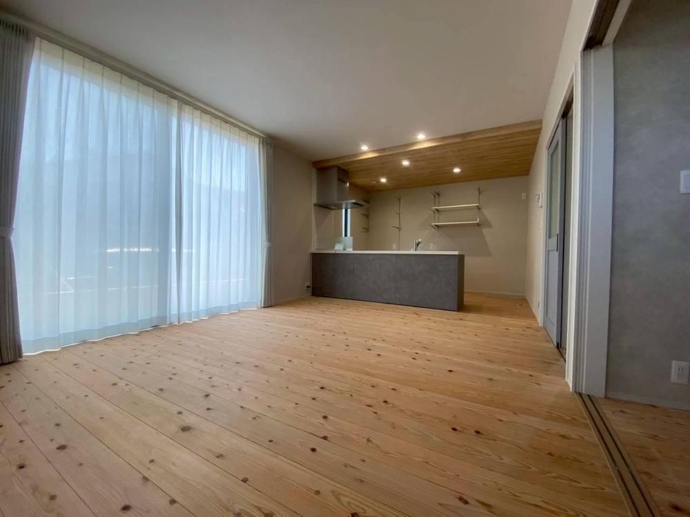 Modern 3LDK House for Sale in Oita City with Solar Panels - Thumbnail 3