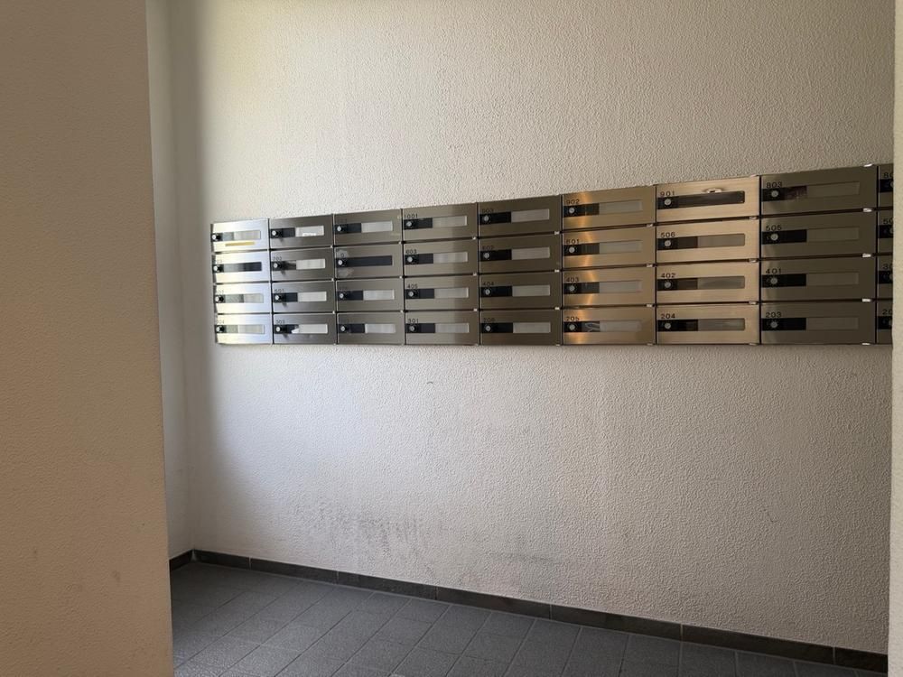 Renovated 2LDK Apartment in Minato, Tokyo - 67.75m² - Thumbnail 2