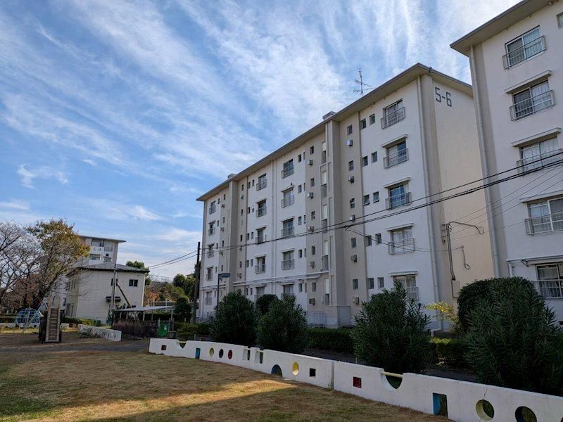 2LDK Apartment for Sale in Kasukabe, Saitama - 54.97m2 - Thumbnail 3