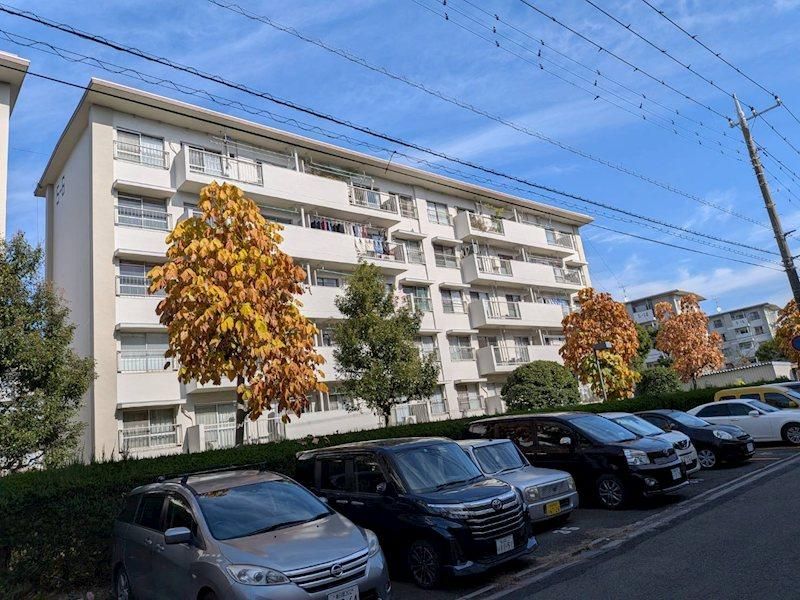 2LDK Apartment for Sale in Kasukabe, Saitama - 54.97m2 - Thumbnail 2
